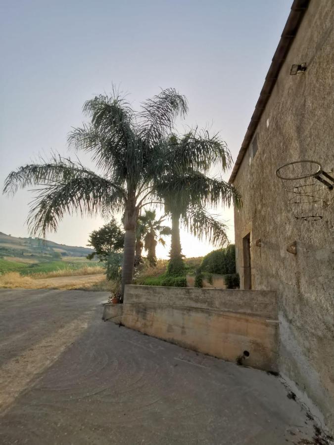 הוילה Buseto Superiore Antico Baglio Siciliano Parecchiata מראה חיצוני תמונה